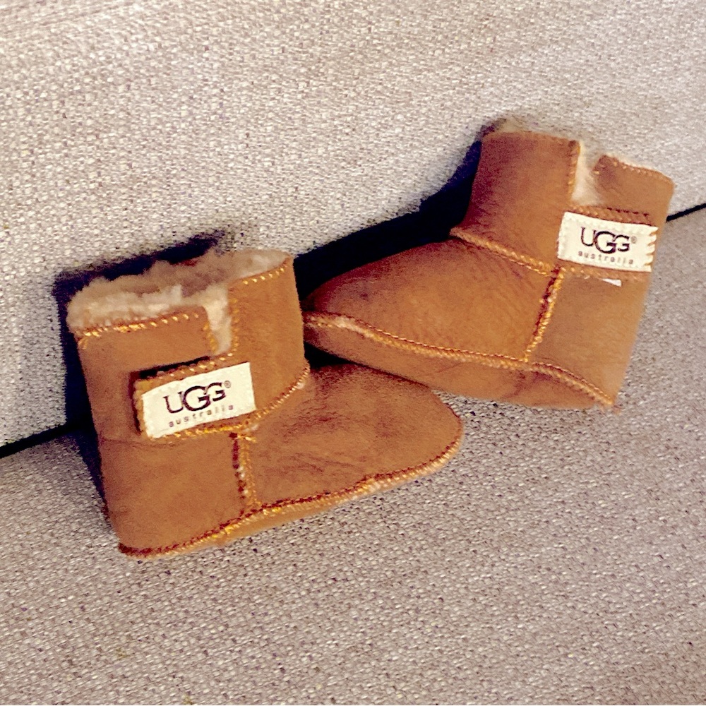 Baby Ugg Boots - Erin Bootie Size 12m (Infants) chestnut color with soft bottom